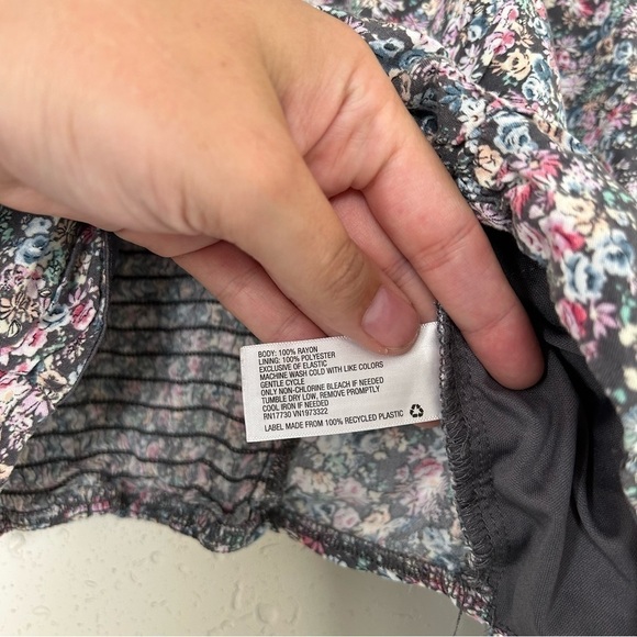 🦋 Wild Fable Floral V-Neck Long Sleeve Cropped Blouse Medium Spring - Picture 4 of 7